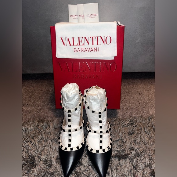 NWT Valentino Garavani Women's Rockstud Cage Leather Pumps - 150th Anniversary - Picture 7 of 13